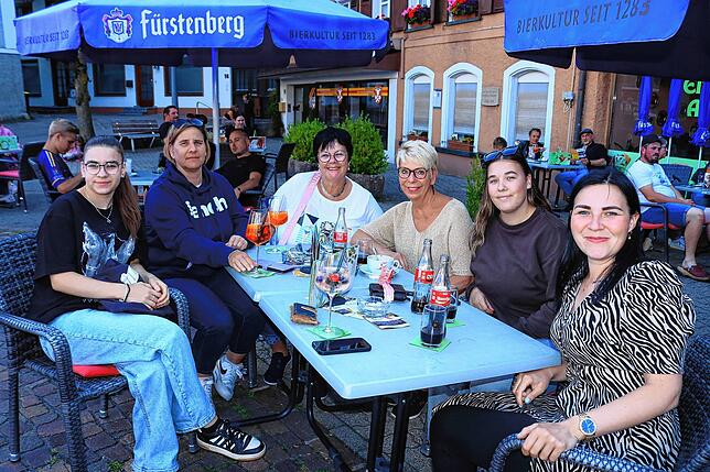 Bild 23: Stadtmusik Löffingen begeistert beim Open-Air-Konzert: Löffinger Städtle ein Klang- und Farbenmeer