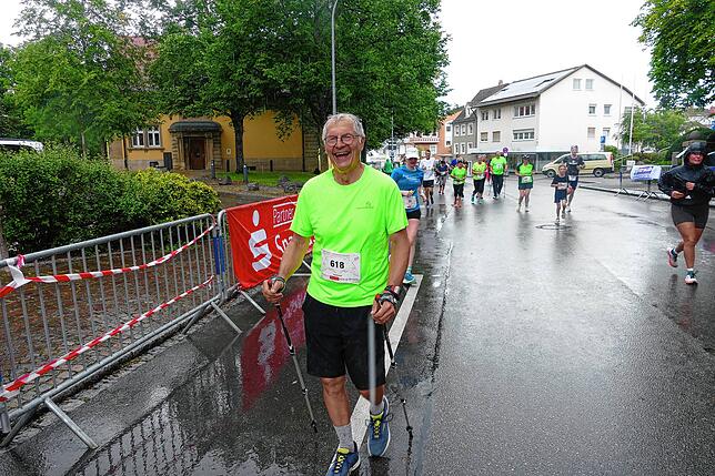 Bild 39: Donaueschingen schnürt die Laufschuhe. Schutzengellauf für den guten Zweck bringt 11000 Euro ein.