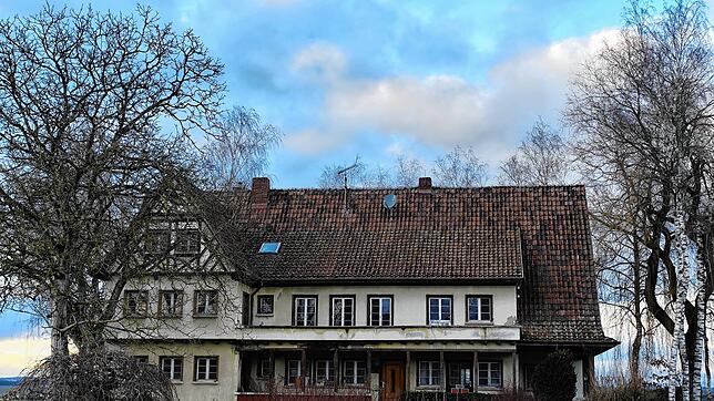 Nach langer Zeit des Wartens scheint nun das herrschaftliche Anwesen der früheren Sägewerksbesitzer Uhl in Zoznegg nach dessen ...