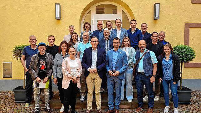 Über das Mobilitätsprojekt „Einfach Mobil“ im Ortenaukreis informiert sich eine Delegation aus dem Schwarzwald-Baar-Kreis mit Landrat ...