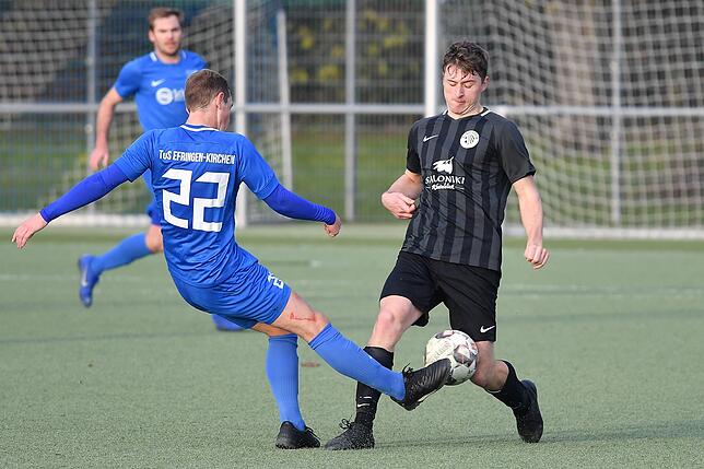 Bild 8: FC Hochrhein düpiert den TuS Efringen-Kirchen mit einem 3:1-Sieg im Rebland &ndash; und wir haben Bilder!