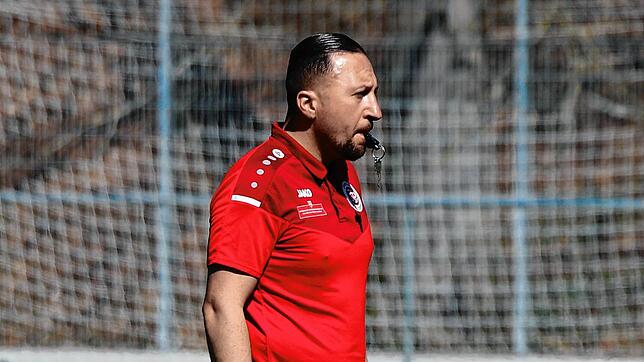 In der vergangenen Saison wurde Stefan Sakru mit der B-Jugend des SC Pfullendorf Landesliga-Meister. Nun hätte er den FV ...