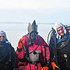 Ronja Schreiber, Chiara Schreiber und Andreas Schreiber (von links) vom Tauchclub Koralle Schramberg steigen sogar in Königsmontur in ...