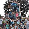 Rund 30 Kinder nahmen in der Vorwoche an der Kinderferienfreizeit in der Grundschule in Mühlhofen teil, wo ein großes Klettergerüst zur ...