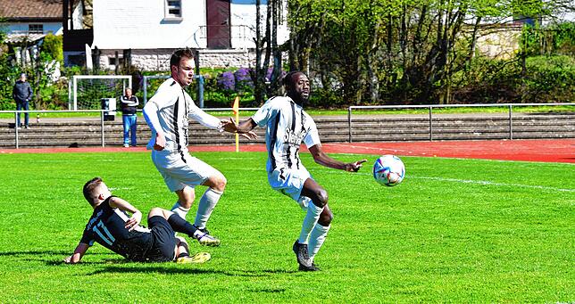 Bild 13: SG FC Wehr/Brennet siegt im Spitzenspiel mit 3:1 gegen FC WIttlingen – und wir haben Fotos!