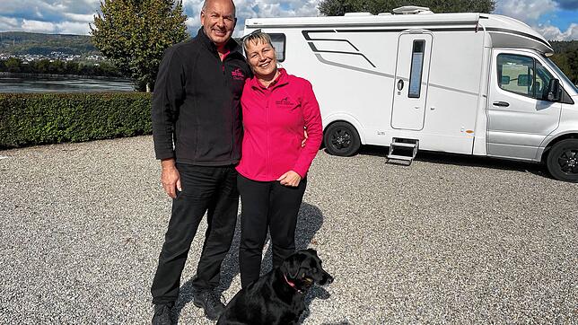 Sonja und Oliver Bier auf ihrem Campingplatz am Rhein in Waldshut. Sie freuen sich, dass Campen immer beliebter wird, vor allem auch ...