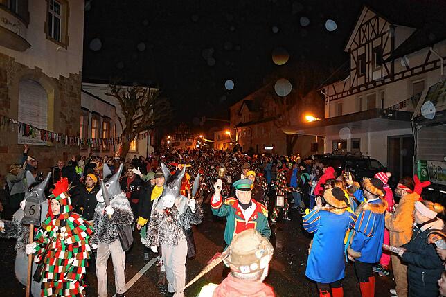 Bild 22: Jetzt geht es los! Mit dem Nachtumzug in Gottmadingen: hier gibt´s die Bilder!