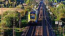 Bild : Rheintalbahn wegen Notarzteinsatz gesperrt - Bahn richtet einen Ersatzverkehr ein