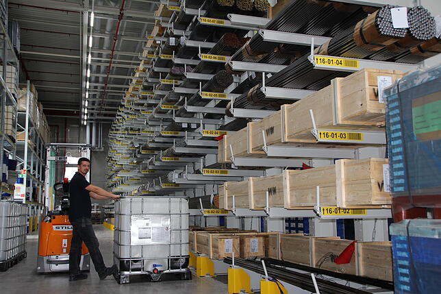 Blick ins Lager der neuen, 12.000 Quadratmeter großen Produktionshalle.