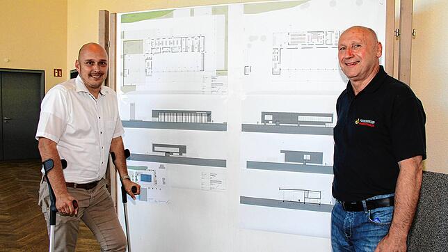 Mit einem Aufwand von knapp 4,4 Millionen Euro entsteht bis 2022 das neue Immendinger Feuewehrhaus, dessen Vorentwurfsplanung am ...