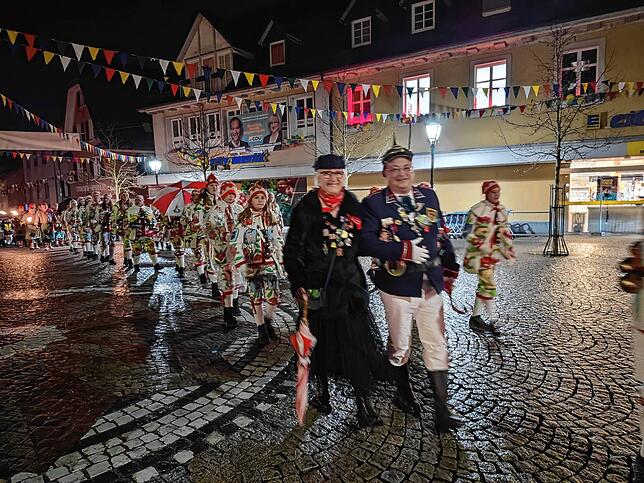 Bild 7: Fasnacht 2025: So lebendig war der Wecken in Tiengen am Schnutzigen Donnerstag - Die besten Bilder!