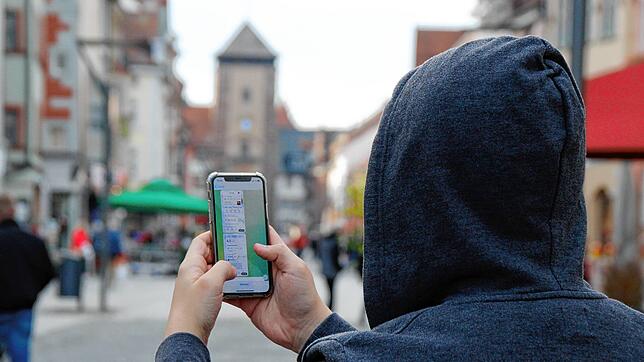 In einer Telegram-Gruppe wurden die Mitglieder dazu aufgerufen, das Villinger Gasthaus &bdquo;Ott&ldquo; für seine geplante 2G-Regelung ...