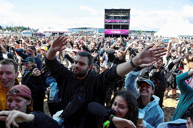 Bild 17: Die besten Bilder vom Auftritt von Fatoni auf dem Southside 2024
