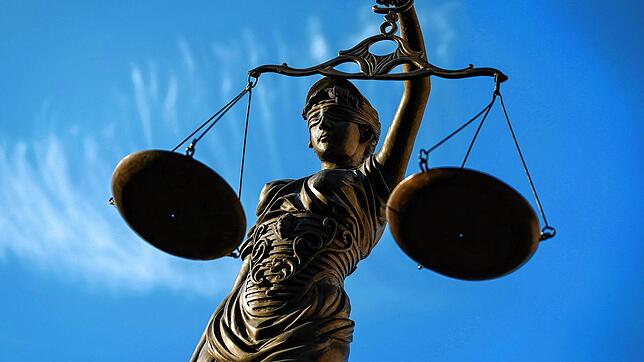 Eine Statute der Justitia (Symbolbild). Das Amtsgericht Bad Säckingen verurteilte einen 32-Jährigen zu einer Haftstrafe.
