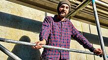 Florian Unger ist Maurer-Lehrling und arbeitet gern auf dem Bau. In die Berufsschule ging er monatelang nur mit Angst vor weiteren ...