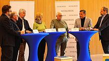 Die Redaktionsleiter Markus Baier (Waldshut, links) und Justus Obermeyer (Bad Säckingen, rechts) befragen Manfred Weber (CDU), Michael ...