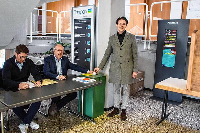 Amtsinhaber Marian Schreier hat seine Stimme bei der Bürgermeisterwahl in Tengen noch vor dem Mittagessen abgegeben. Er tritt nach acht ...