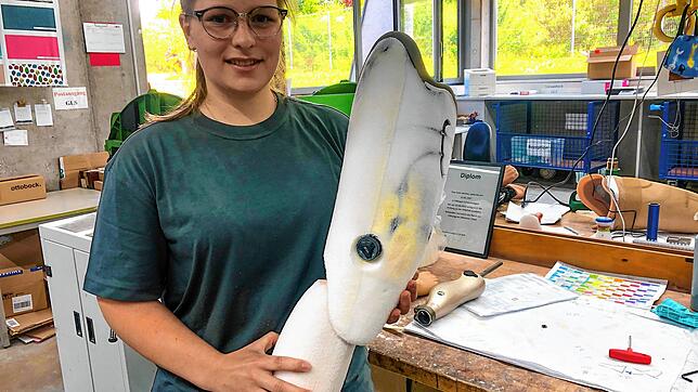 Sie lernt einen besonderen Beruf: Orthopädietechnikerin und -mechanikerin Jana Lehmann. Bild: Matthias Jundt