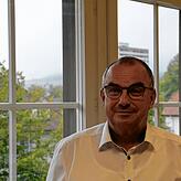 Clemens Keutler ist der Chefarzt der Kinder- und Jugendpsychiatrie in Lörrach. Er sagt, dass die Warteliste der Klinik voll seien.