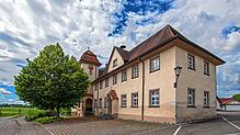 Das alte Schulhaus in Bichtlingen. Teile davon sollen künftig zu einem Dorfgemeinschaftshaus umgebaut werden.