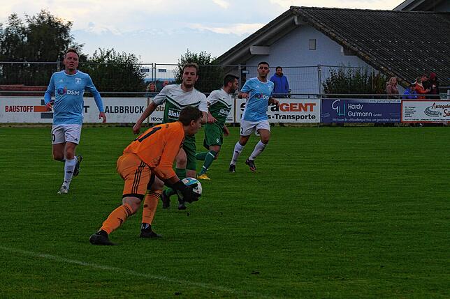 Bild 23: SV Waldhaus bezwingt den SV Obersäckingen mit 4:0 &ndash; und wir haben Bilder!