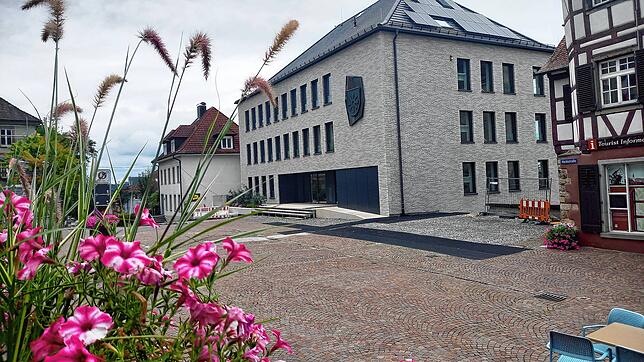 Die Rathaussanierung sprengte den Kostenrahmen um 1,5 Millionen Euro. Die Baukostenentwicklung wurde nun extern untersucht.