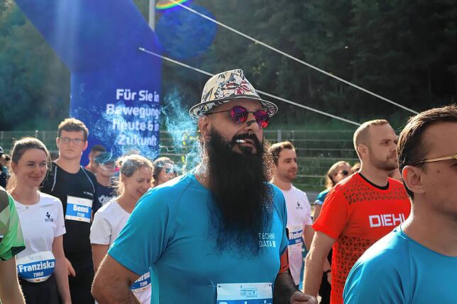 Bild 27: Mit Ausdauer und Kreativität- tausende Läufer messen sich beim ZF Firmenlauf