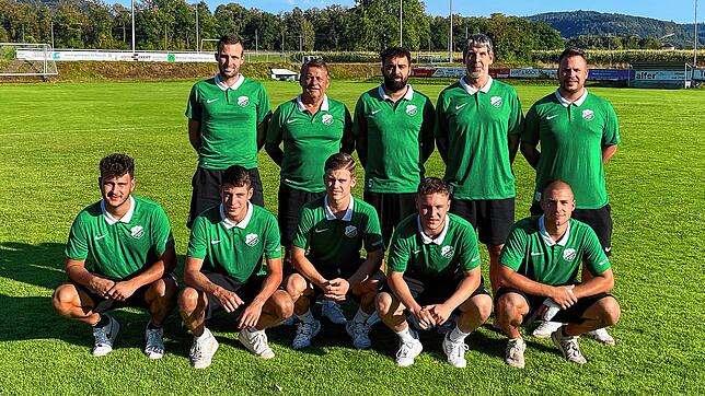 Verstärkung: Der SV Rheintal verstärkt sich vor allem aus dem eigenen Nachwuchs. Hinten von links: Tobias Mülhaupt (Sportlicher Leiter), ...