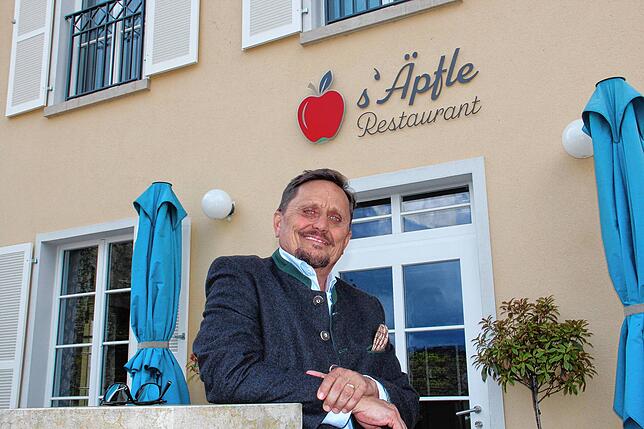 Christopher Wolfram von Prack möchte im s‘Äpfle einen neuen Weg, Abseits der Sterne-Küche, gehen. Er will regionaler kochen lassen und ...