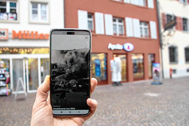 Der Stadtbrand von 1984 in Waldshut wird dank Augmented Reality (virtuellen Erweiterung der Realität) in der Zeigmal-App sichtbar.