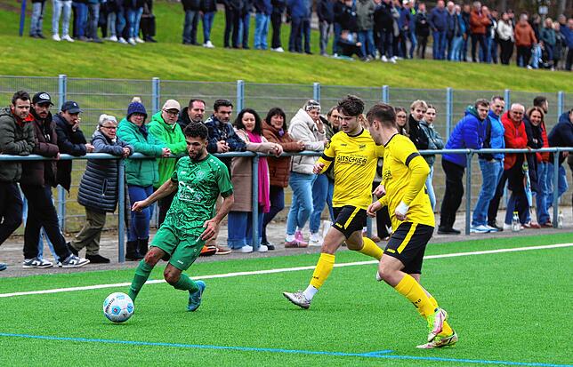 Bild 1: Spannendes Remis im Linzgau-Spitzenspiel: Unsere Bilder der Partie SV Denkingen gegen TSV Aach-Linz