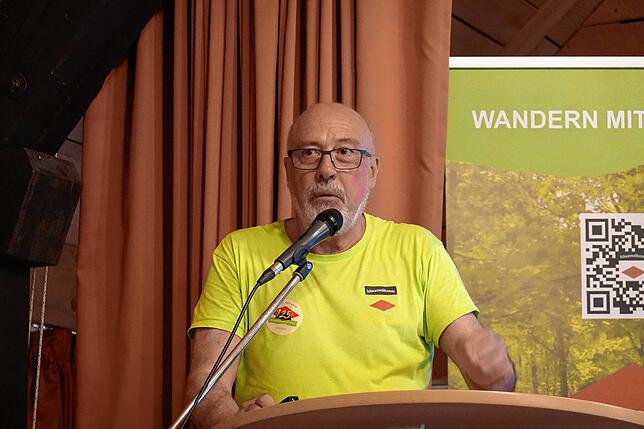 28 Vereinsmitglieder konnten für 760 Jahre Treue zum Verein mit einer Ehrennadel des Schwarzwaldvereins nebst Urkunde geehrt werden.