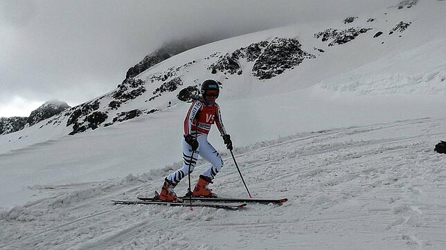 Olivia Wenk am frühen Morgen auf der Piste.