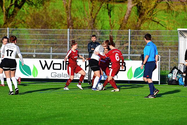 Bild 26: FC Hochrhein sichert ein 2:2 gegen ESV/PSV Freiburg &ndash; und wir haben Bilder!