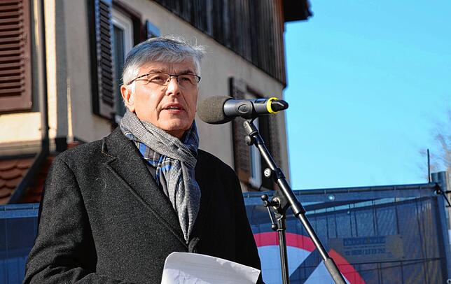 Firmengründer Albert Weber, hier bei einer Kundgebung im November 2021 in Markdorf, hatte in den zurückliegenden Jahrzehnten bis zu ...