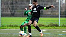 Im letzten Duell vor der Winterpause setzte sich der TSV Aach-Linz (links Yannick Slawig) gegen den BC Konstanz-Egg (Nizar El Khattabi) ...