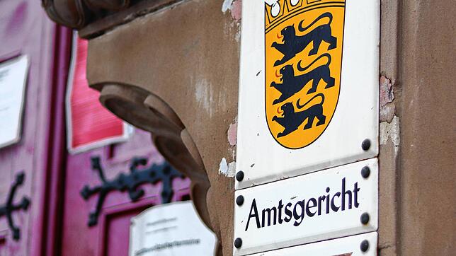 Das Schild am Eingangsportal des Stockacher Amtsgerichts.
