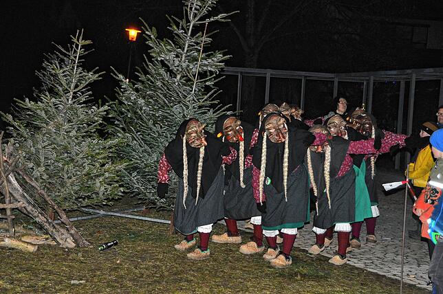 Bild 37: Alle Bilder des Hugeloh Narrenspiels