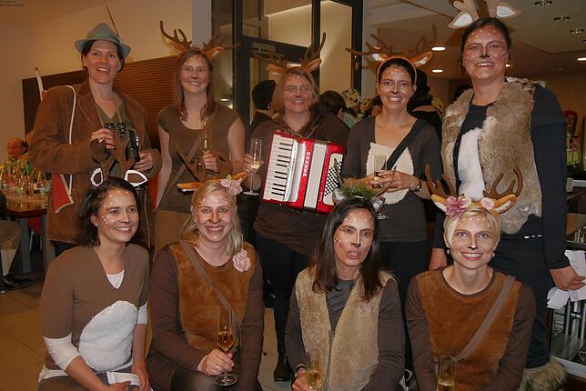 Die Rehe und der Jäger aus Thalheim und Buchheim setzen sich für Fröhlichkeit in der Fasnacht ein.