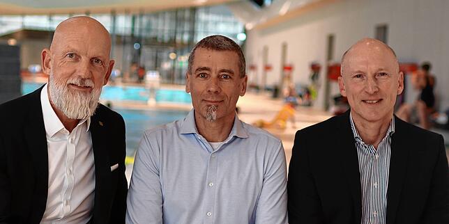 Sie ziehen Bilanz zum ersten Jahr des neuen Schwaketenbads (von links): Norbert Reuter, Geschäftsführer der Stadtwerke Konstanz, Roland ...