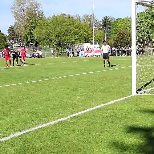 Im zweiten Anlauf erhöht Emminger auf 3:0