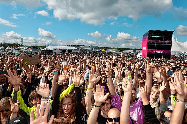 Bild 3: Alle Bilder vom Southside-Auftritt von Sängerin Paula Hartmann
