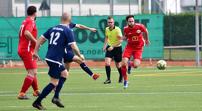 Bild 12: FC Wallbach holt die Punkte mit dem 1:0 beim VfB Waldshut &ndash; und wir haben Bilder!