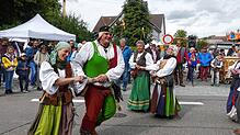 Viel Spaß hatten Zuschauer und Tänzer der Weingartner Rathaus-Tanzgruppe beim Wildensteiner Jahrmarkt.
