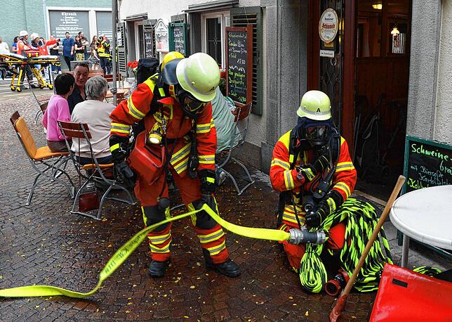 Bild 2: Bilder der Hauptübung der Freiwilligen Feuerwehr Markdorf – Teil 2