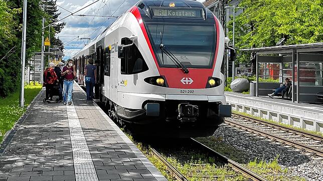 Der Seehas &ndash; hier in Allensbach &ndash; fährt zwischen Engen und Konstanz meist pünktlich, sagt das Verkehrsministerium und ...