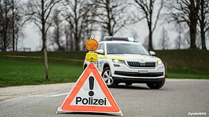 Bild : Fahndung nach falschen Polizisten: Unbekannte kontrollieren in Ramsen Autofahrer