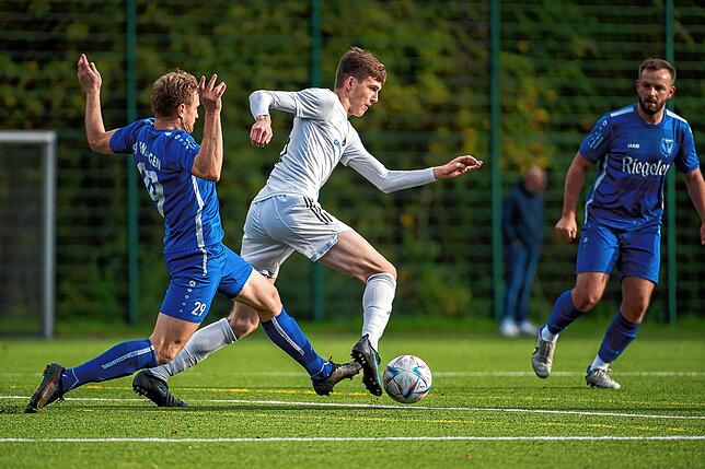 Bild 29: SV 08 Laufenburg muss sich mit 1:1 gegen SV Endingen begnügen &ndash; und wir haben Bilder!