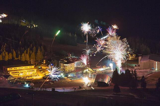 Bild 2: So begrüßte der Feldberg das neue Jahr: Beeindruckende Bilder aus der Silvesternacht