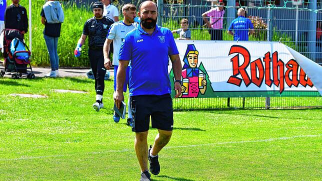 Abschied: Trainer Faik Zikolli tritt nach eineinhalb Jahren beim TuS Stetten zurück.